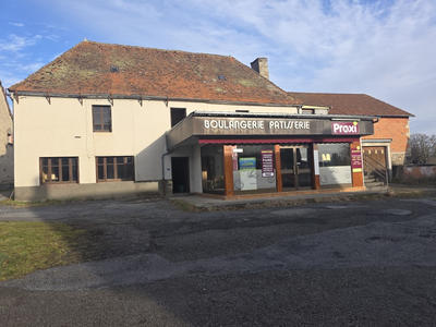 Maison - 216 m² - 8 pièces