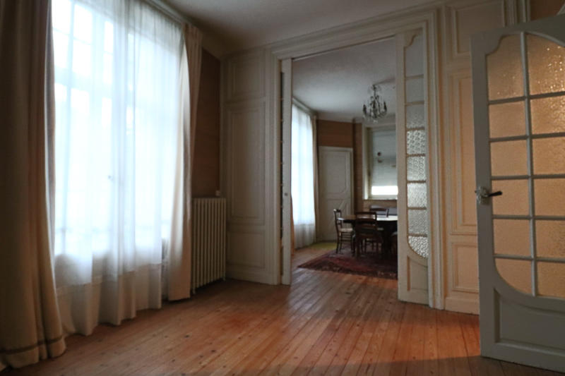 Villa - 200 m² - 13 pièces