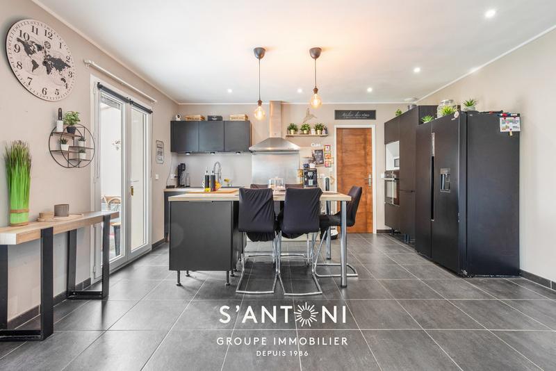 Maison - 81 m² - 4 pièces