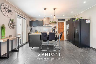 Maison - 81 m² - 4 pièces