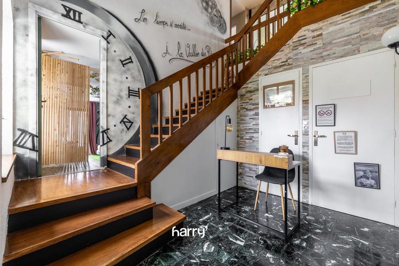 Maison - 380 m² - 13 pièces