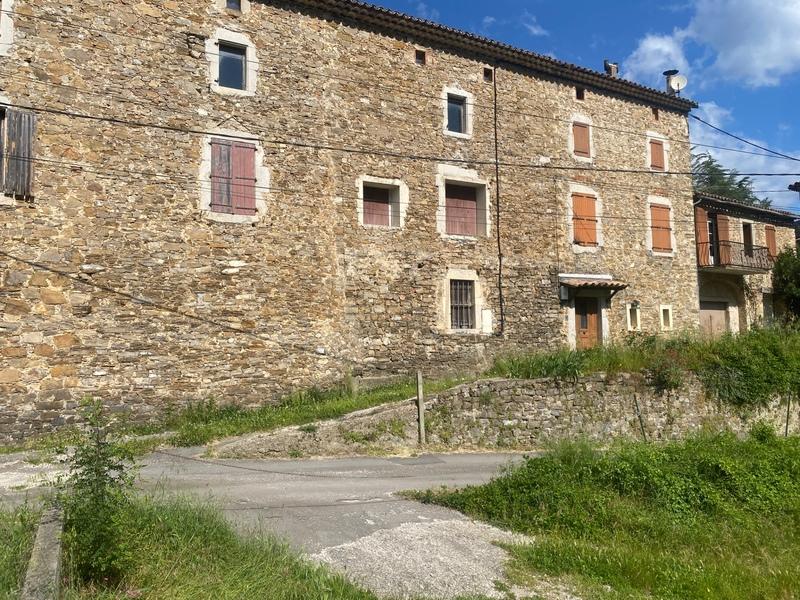 Maison en pierre - 330 m² - 11 pièces