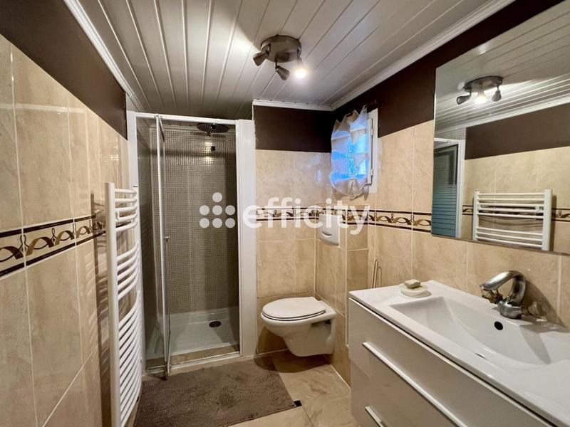 Maison - 197 m² - 7 pièces