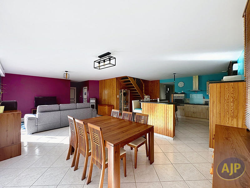 Maison - 135 m² - 5 pièces