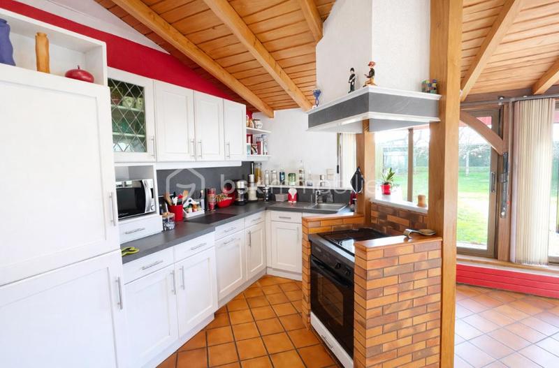 Maison traditionnelle - 107 m² - 6 pièces