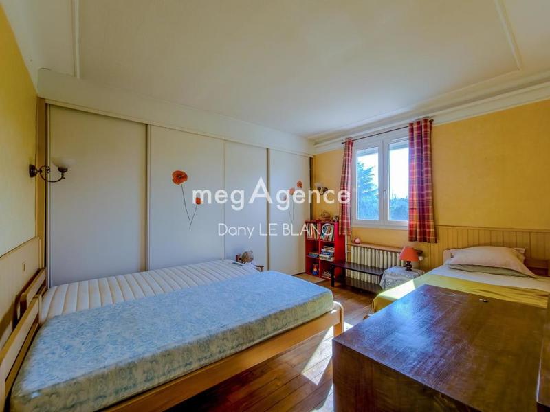 Maison - 180 m² - 7 pièces