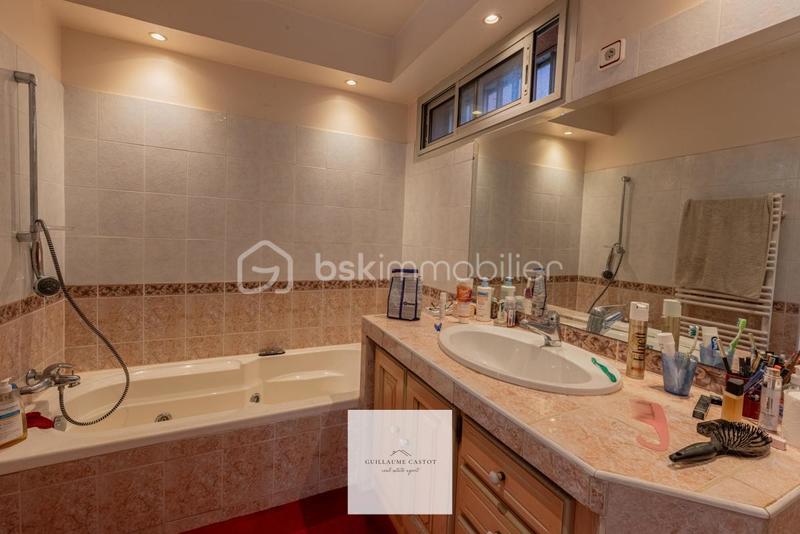 Maison d'architecte - 259 m² - 9 pièces