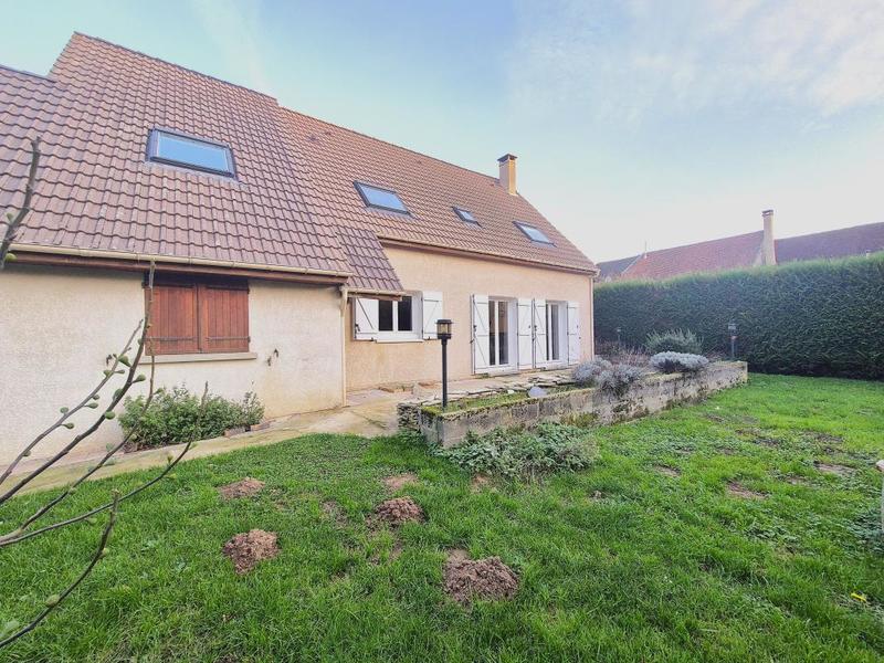 Maison - 142 m² - 7 pièces