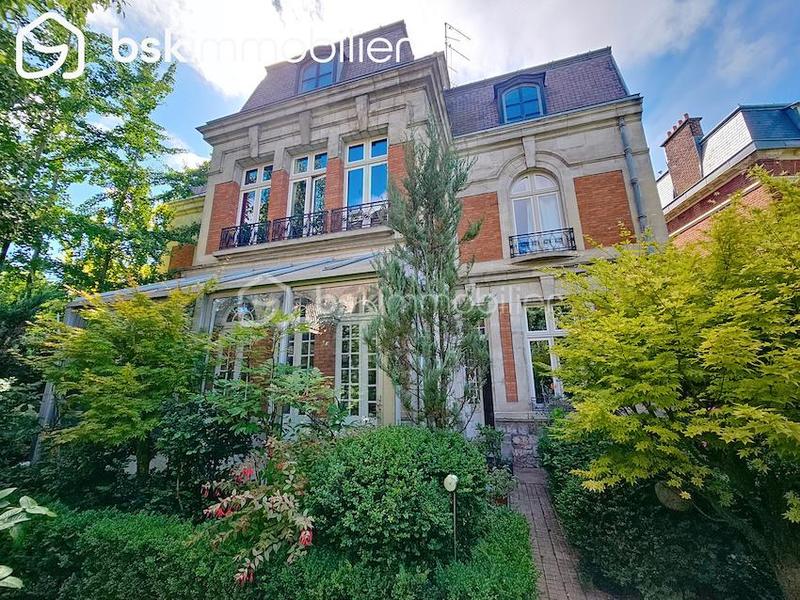 Maison de maîtres - 305 m² - 10 pièces