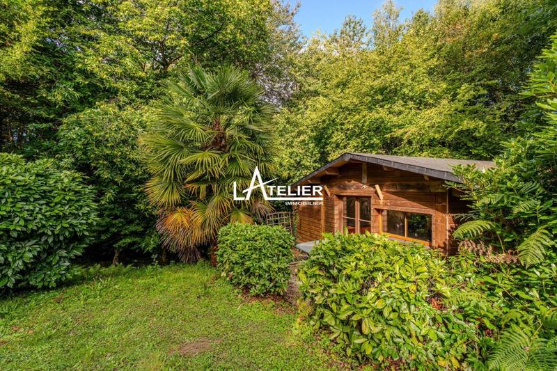 Maison - 230 m² - 11 pièces