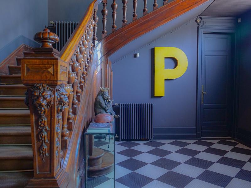 Maison - 345 m² - 8 pièces