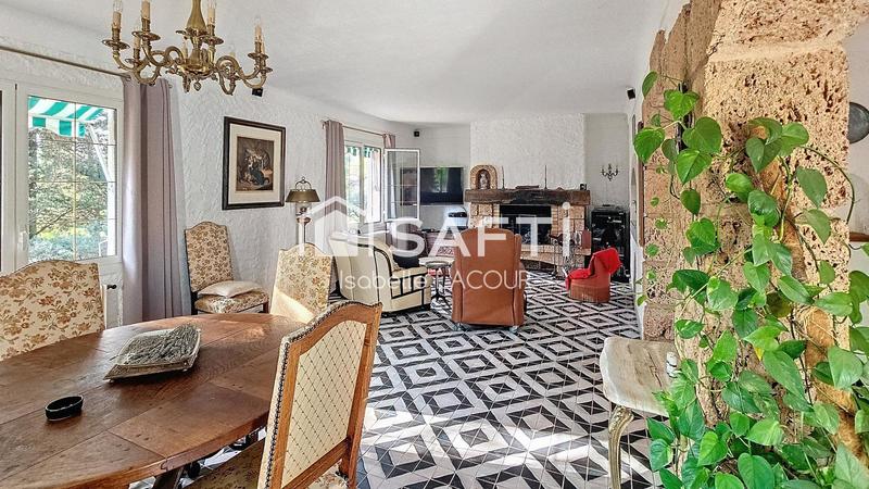 Villa - 260 m² - 6 pièces