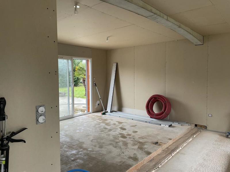 Maison - 99 m² - 4 pièces