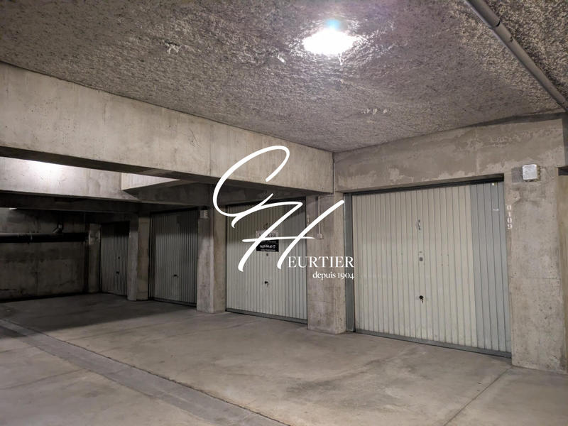 Parking / Garage - 15 m²