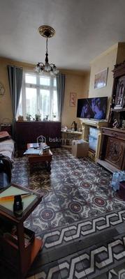 Maison - 1 204 m² - 4 pièces