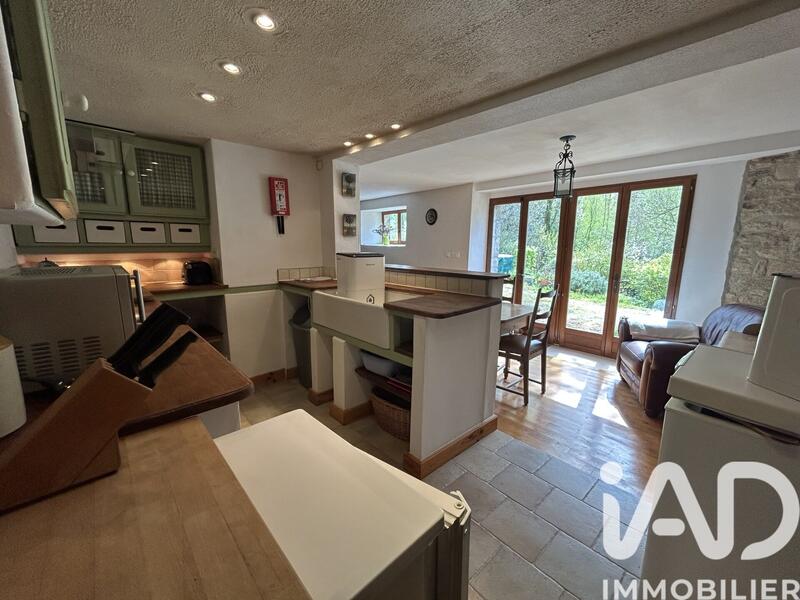 Maison - 204 m² - 8 pièces