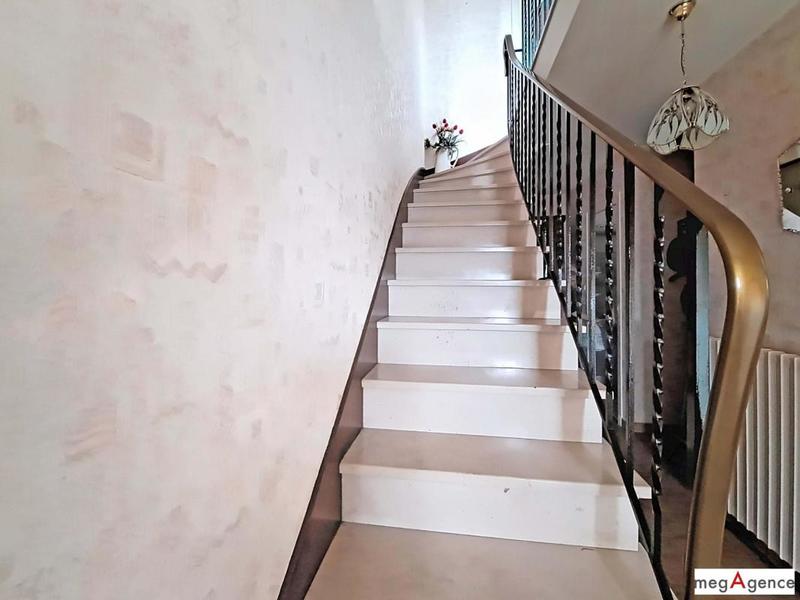 Maison traditionnelle - 135 m² - 5 pièces