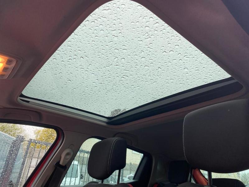 Renault Clio Intens 0.9tce 90 Pack Red/Toit Pano/Radars Ar/Clim Auto