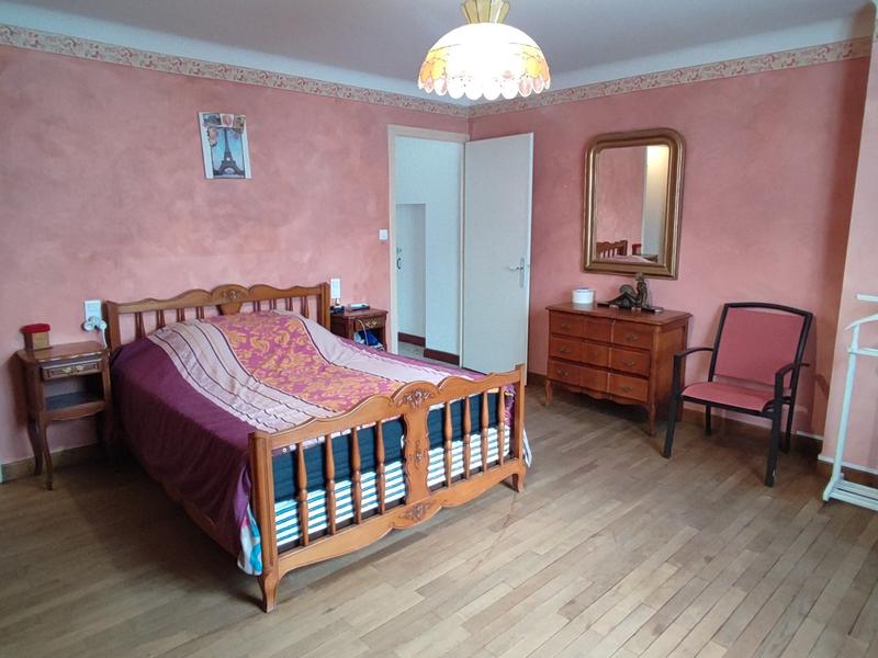 Maison - 198 m² - 6 pièces