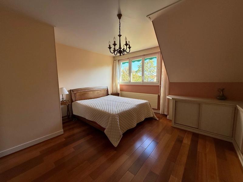 Maison - 160 m² - 7 pièces