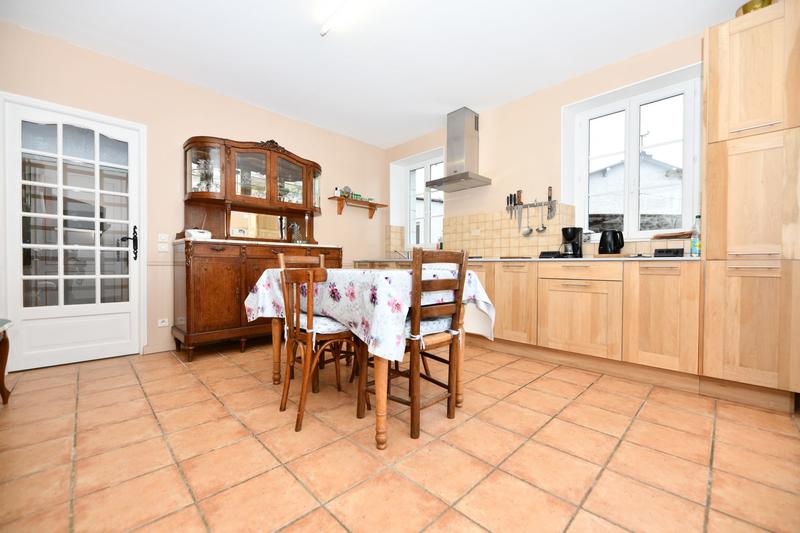 Maison - 208 m² - 6 pièces