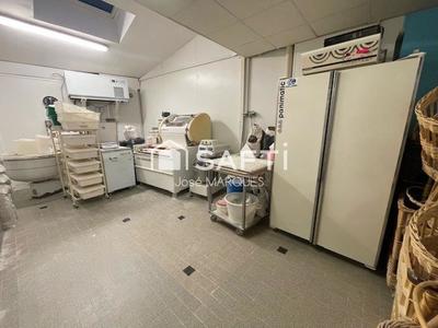 Local commercial - 270 m² - 8 pièces