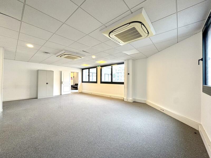 Bureau - 146 m²