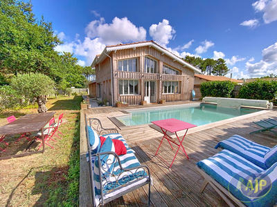 Maison - 174 m² - 7 pièces