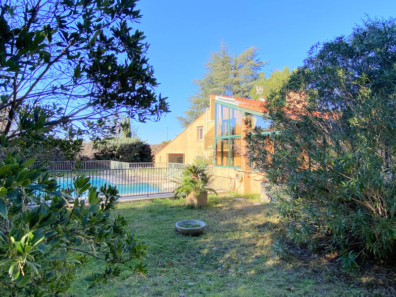 Villa - 205 m² - 6 pièces