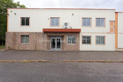 Local commercial - 1 717 m² - 13 pièces