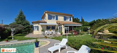 Maison - 245 m² - 8 pièces