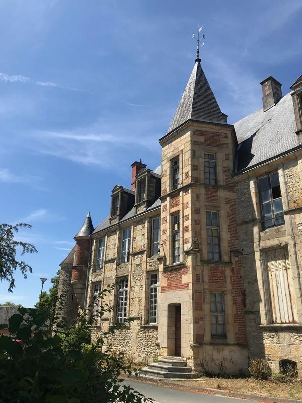 Château - 450 m² - 18 pièces