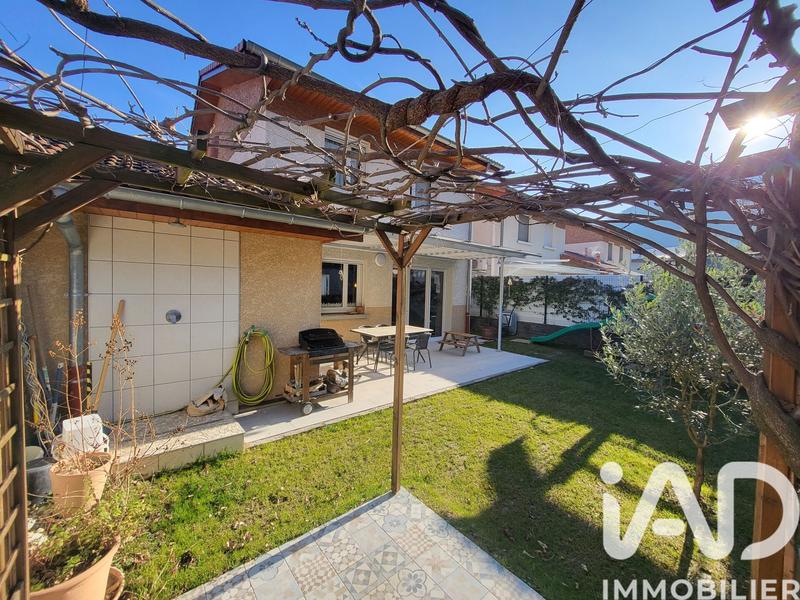 Maison - 93 m² - 4 pièces