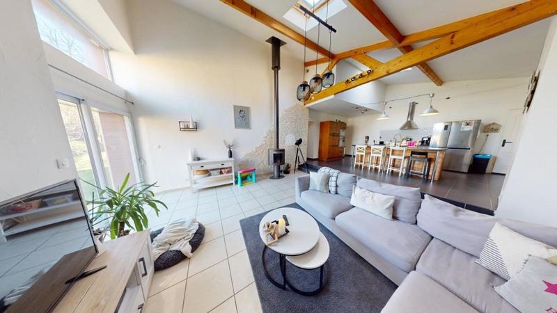 Maison - 217 m² - 9 pièces