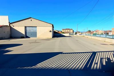 Local d'activités - 250 m²