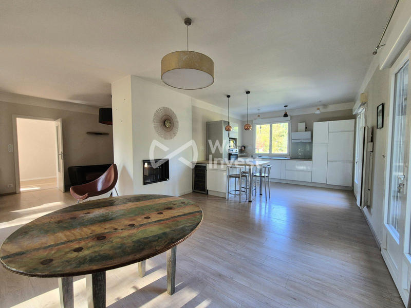 Maison - 215 m² - 7 pièces