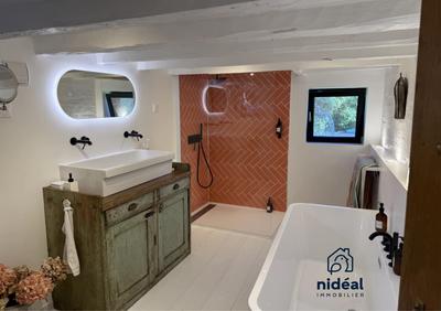 Maison - 140 m² - 5 pièces