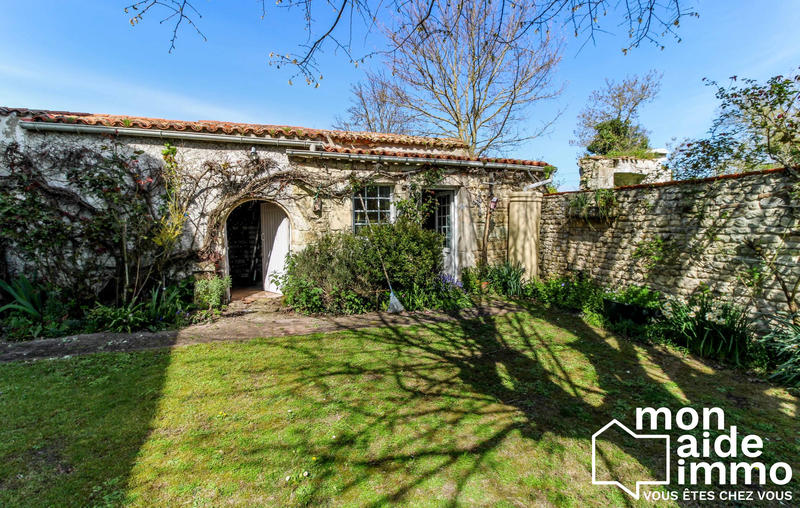 Maison - 311 m² - 7 pièces