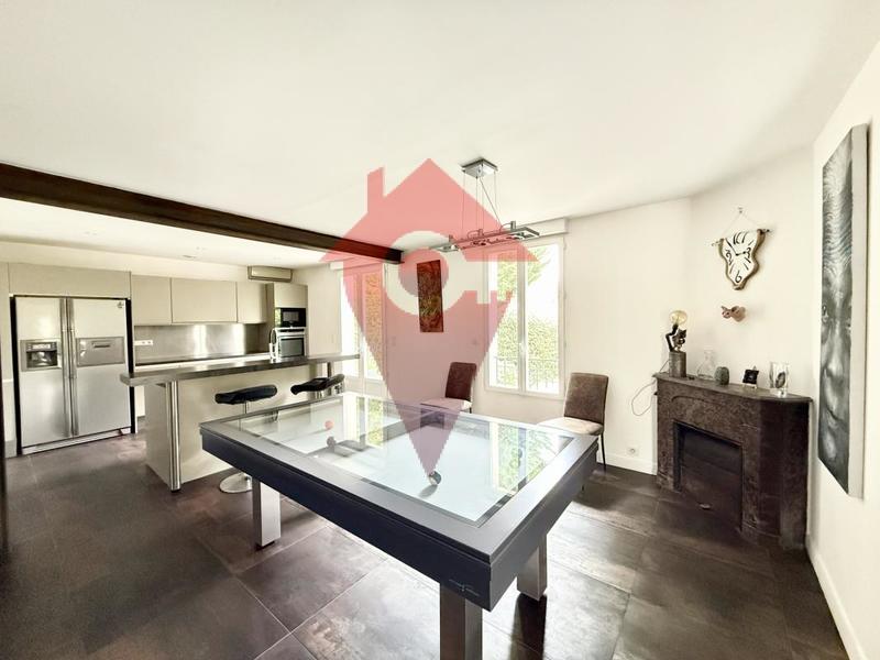 Maison - 163 m² - 10 pièces