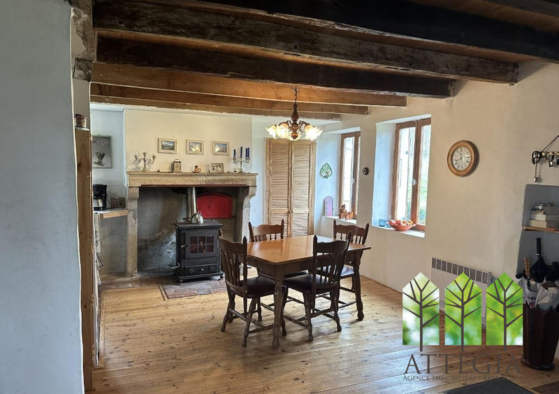 Maison traditionnelle - 151 m² - 7 pièces