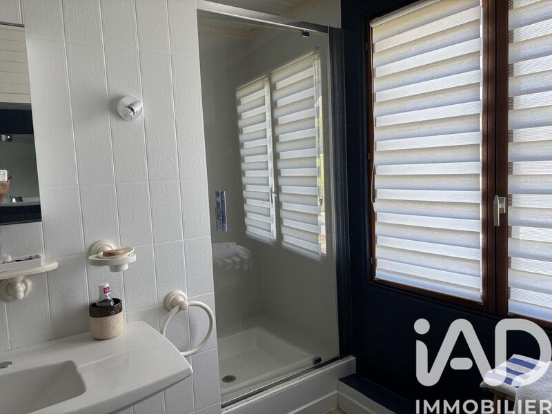 Maison - 200 m² - 6 pièces