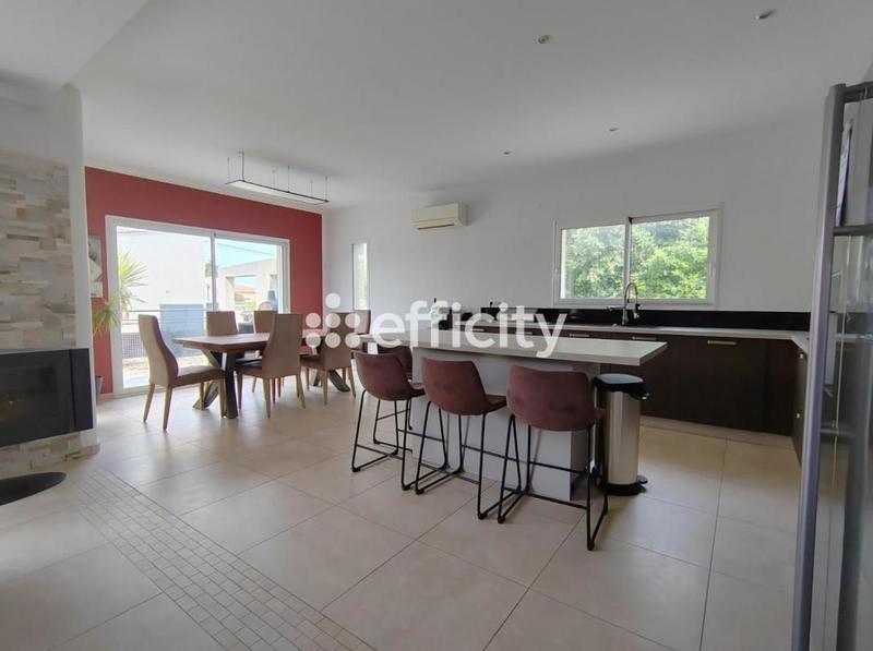 Maison - 198 m² - 6 pièces