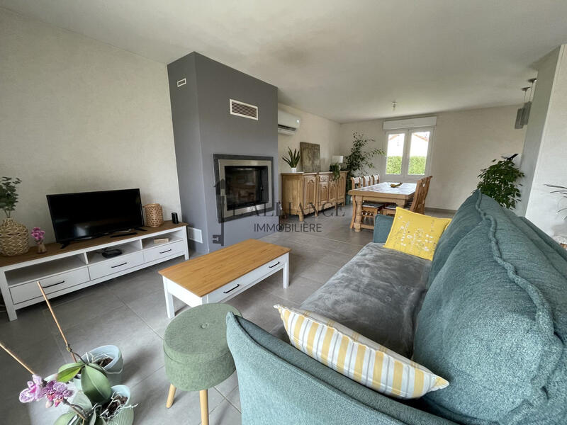 Maison - 90 m² - 5 pièces