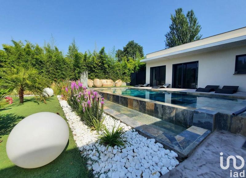 Maison - 180 m² - 5 pièces