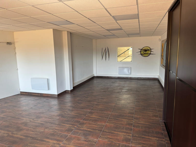 Local d'activités - 1 701 m²