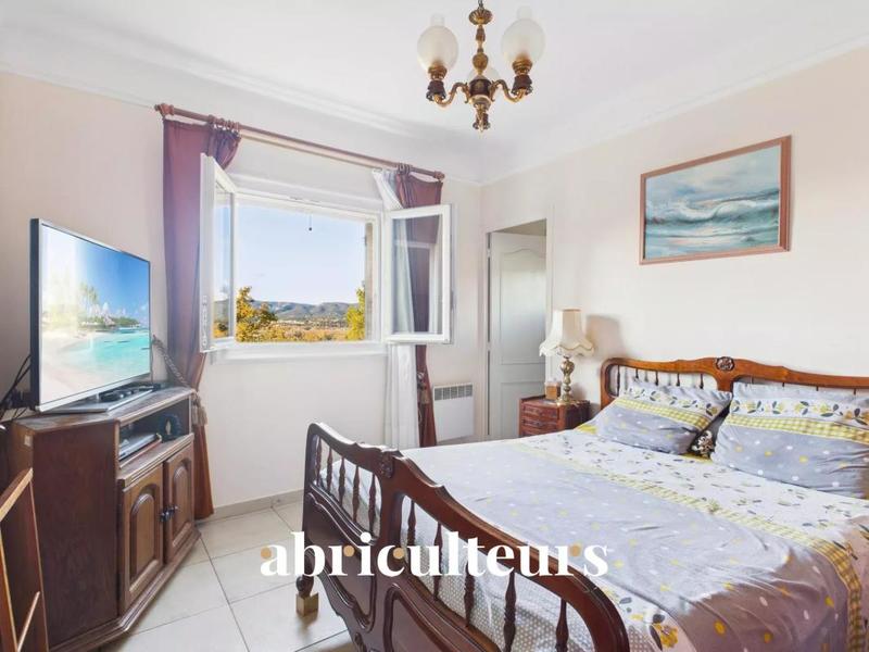 Maison - 232 m² - 8 pièces