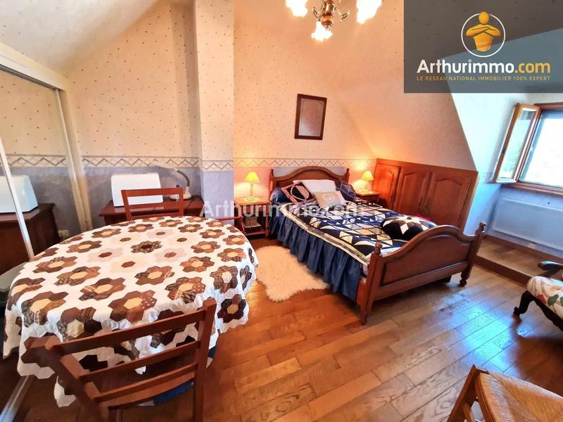 Maison - 165 m² - 8 pièces