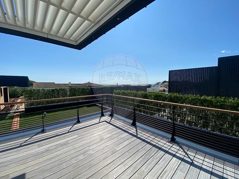 Maison - 216 m² - 6 pièces