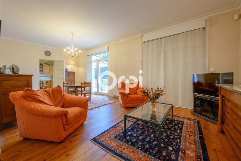 Maison - 215 m² - 7 pièces