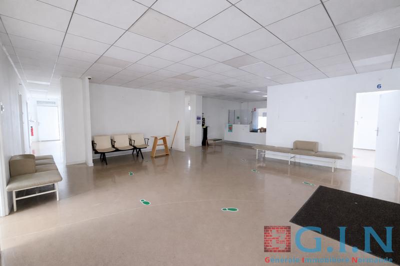 Local commercial - 548 m² - 20 pièces